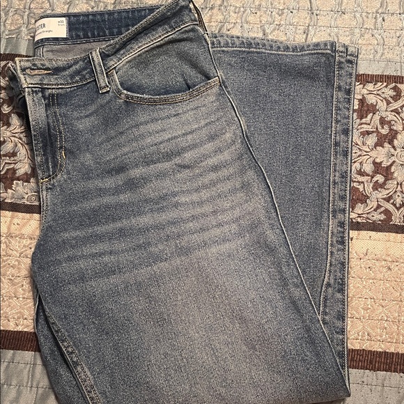 Hollister Women’s Blue Jeans - Picture 3 of 5